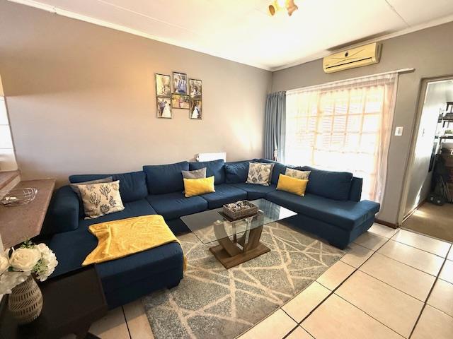 2 Bedroom Property for Sale in Langenhovenpark Free State